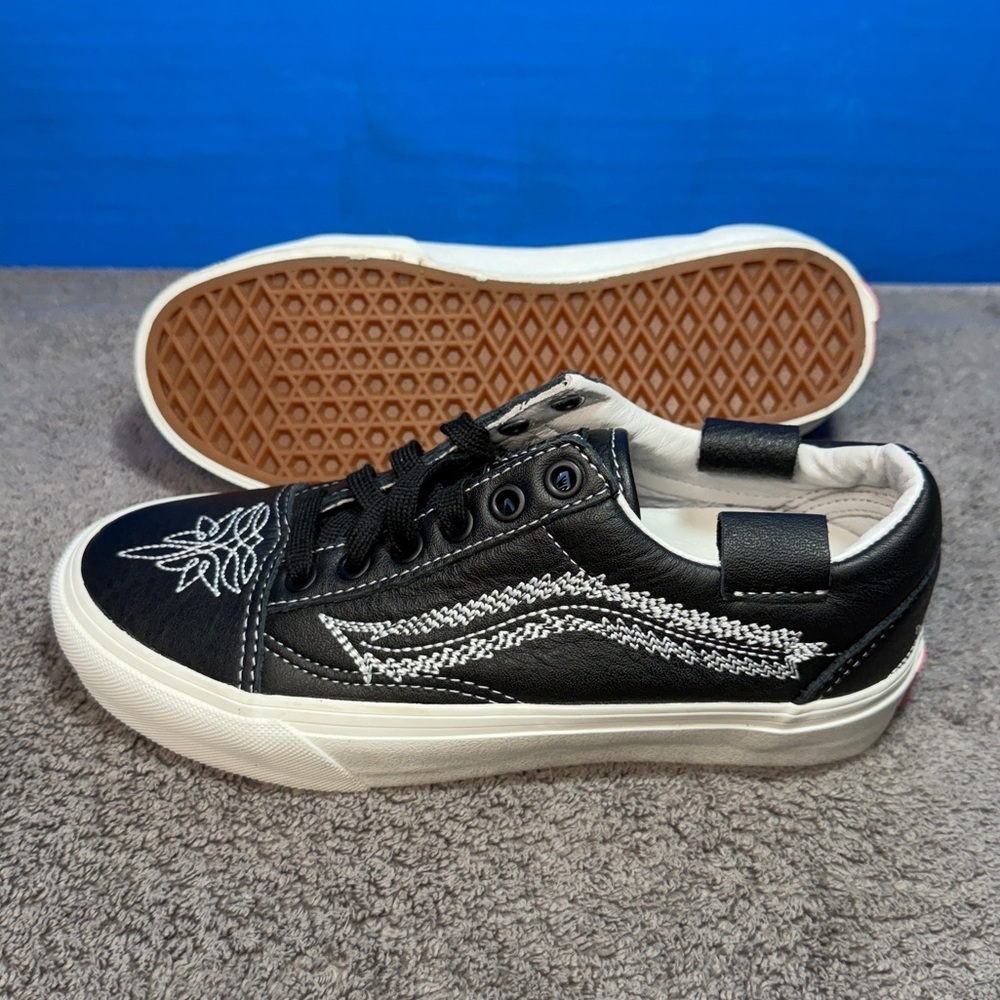Vans old skool vlt lx
X Shane Gonzales
Brand new - Picture 2 of 5